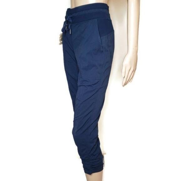 Lululemon street to studio pant II navy size 2 - Picture 3 of 8